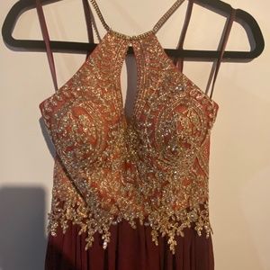 Beautiful Maroon/burgundy flowy prom dress